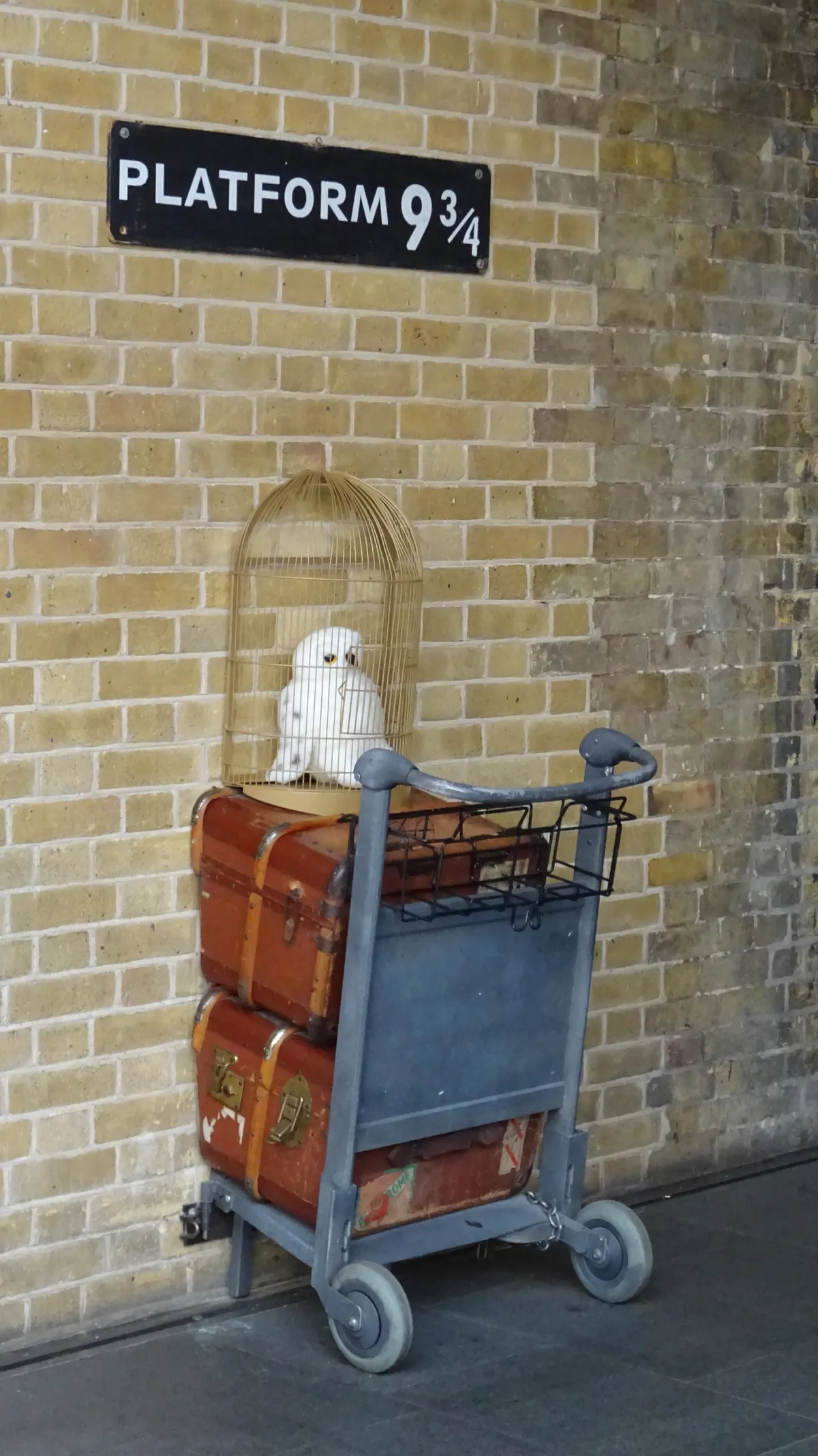 Gleis Neundreiviertel