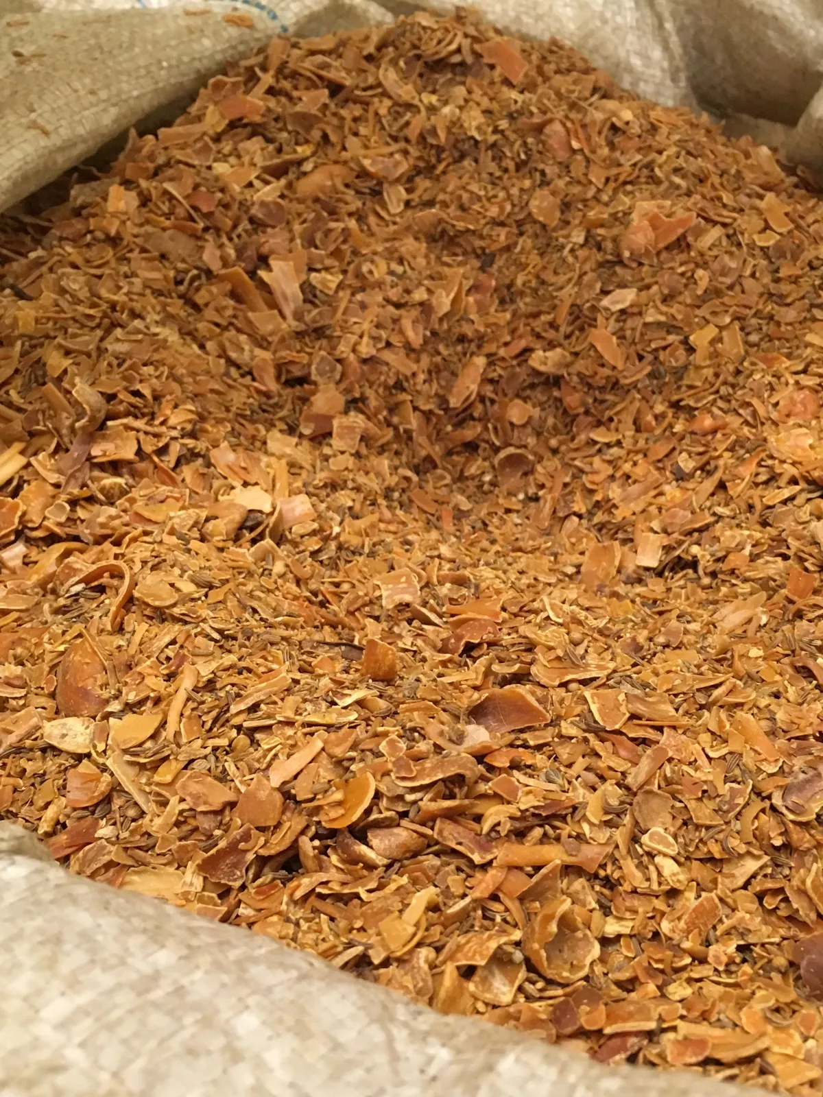 Ungemahlene Muskatblüte